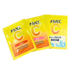 メラノCCサシェットサンプル3種を扇状に並べた写真