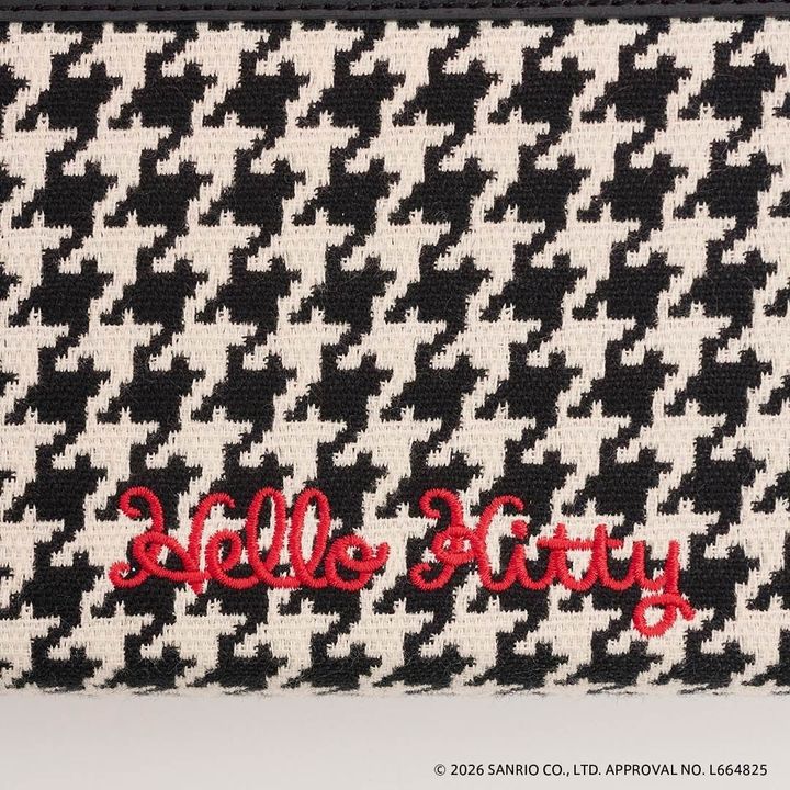 長財布 背面の刺繍ディテール