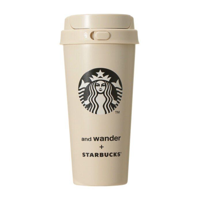 ベージュのand wander×STARBUCKSタンブラー