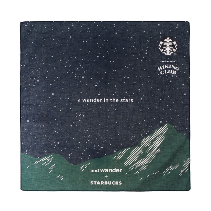 星空と山のイラストのand wander×STARBUCKSバンダナ