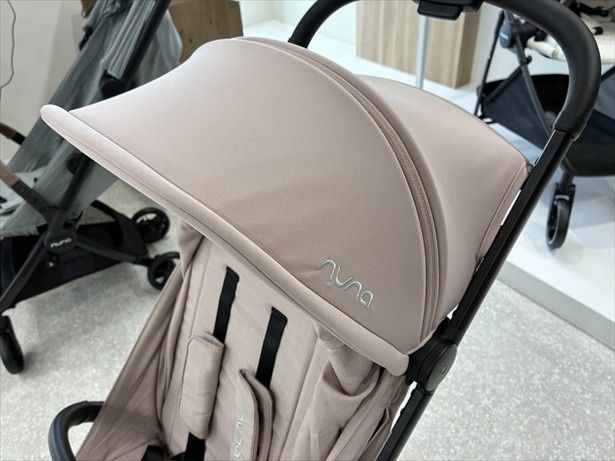 キャノピーはUPF50+、撥水加工も施されている