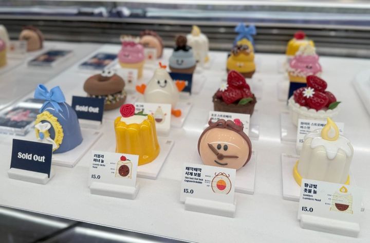 種類豊富なミニアイスケーキはW1万5000～