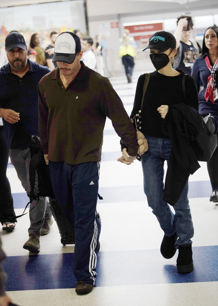  アリアナ・グランデ、恋人リッキー・アルバレスと手を繋いでニューヨークに到着（現地時間9月2日） 写真：The Image Direct／アフロ width=