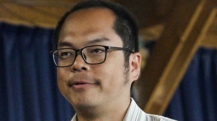 【写真・画像】“お下がりが勝負服”の31歳子供部屋おじさん→ビシッとスーツで“柳楽優弥並み”の目ヂカラ披露 「ばかかっけぇ！」「痩せたように見える」 1枚目