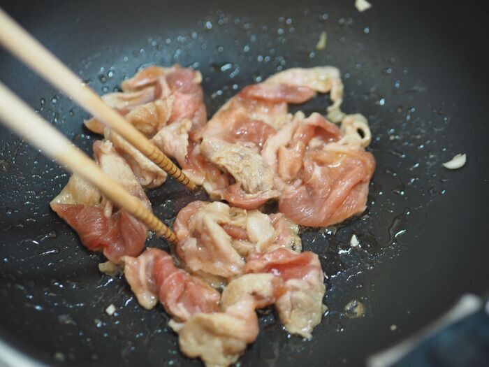 【どん兵衛が劇的変身】牛脂とニンニクでガッツリ再現！？SNSで話題になった「どん二郎」がウマすぎた