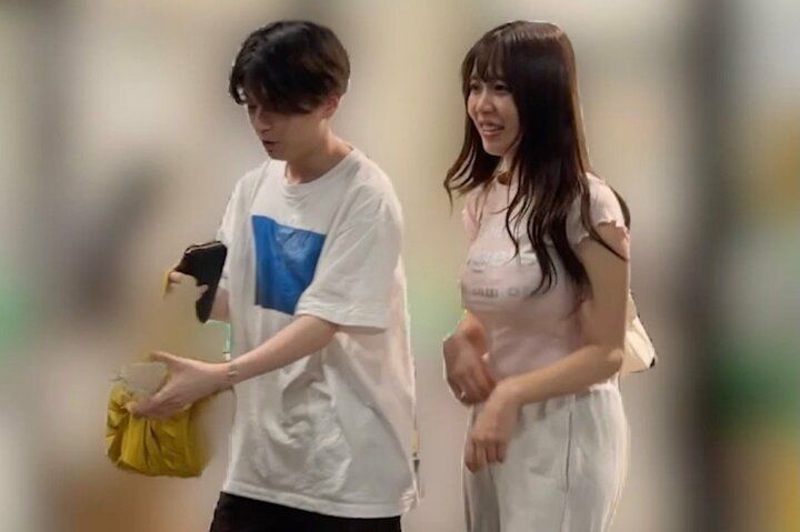 【写真・画像】「脱いだらこうなってんの!?」27歳美女の自宅でグラビア写真をコソ見していると…若手俳優の生活にMEGUMI「男の夢じゃない？」 1枚目