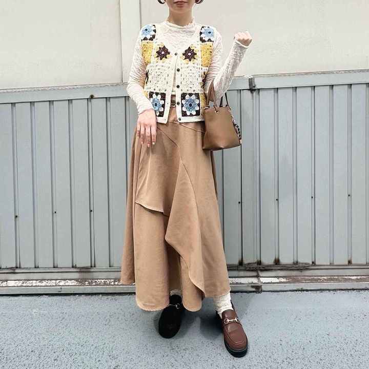 画像: レーストップスで秋コーデにも