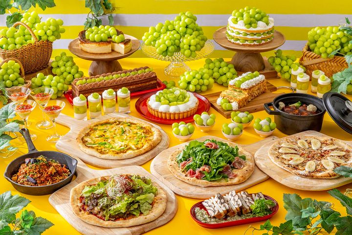 秋の美食紀行ビュッフェ＆シャインマスカットフェアの料理とデザート