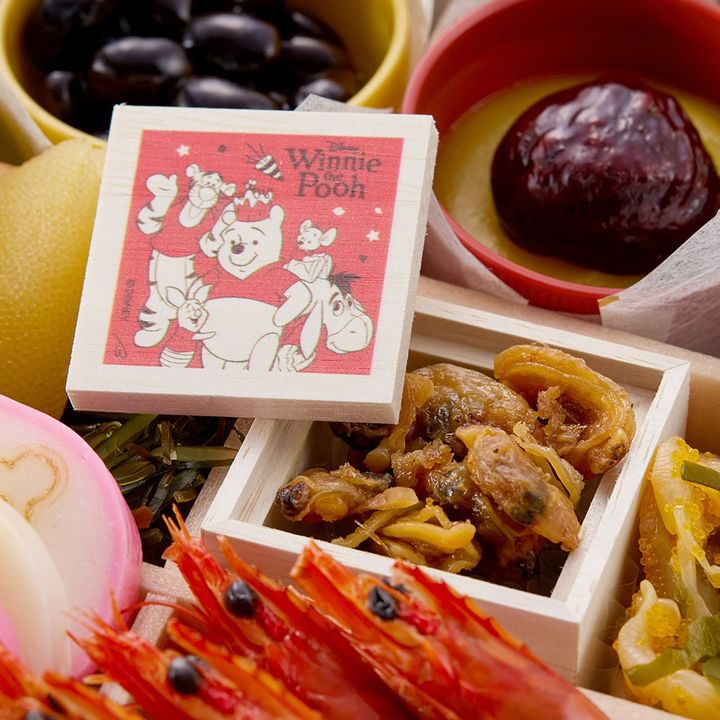 おせち・三段重「くまのプーさん」 木製珍味入れ