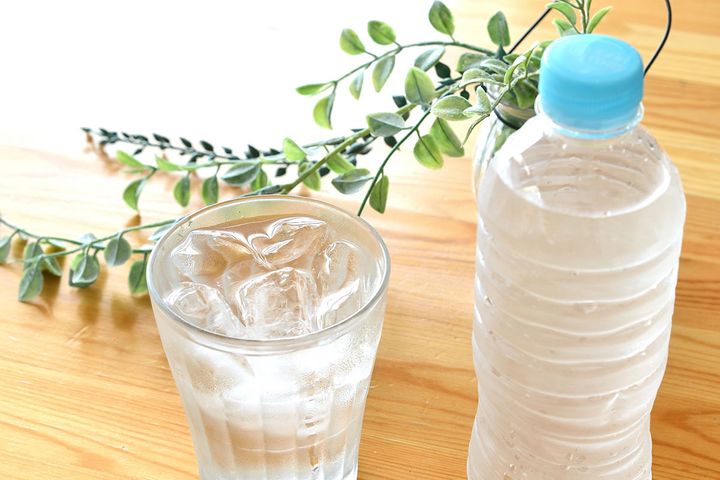 冷たい飲食や筋肉量の減少も冷えの原因