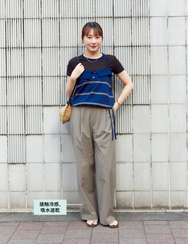 Tシャツ¥14,300（グッド ピープル グッド ステッチング グッド プロダクト × シップス）、キャミソール¥19,800（クリンクル クリンクル クリンクル×シップス）、パンツ ¥22,000（ワイ）、サンダル¥15,400（ニコラス ライナス／すべてシップス インフォメーションセンター）