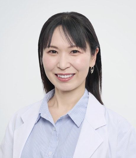 「うつむきシャンプー」をしていると老ける!? 男性の6割がやっている洗髪姿勢の落とし穴と正しい上向き洗い