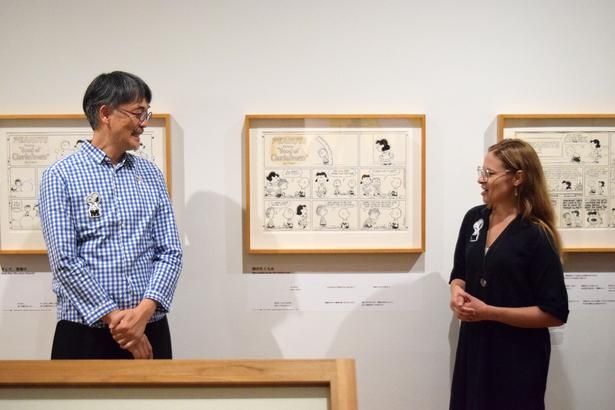 スヌーピーミュージアム クリエイティブ・ディレクターの草刈大介さんと、シュルツ美術館 エキシビション・マネージャーのレイチェル・ヴェラメイさん