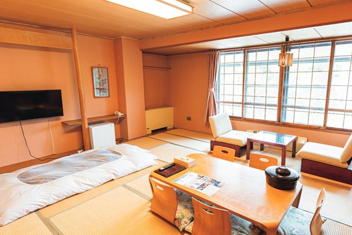 志賀草津を走り抜けた夜は「幸の湯」へ！絶品地ビール＆テントサウナの極上リセット｜宿カタログ