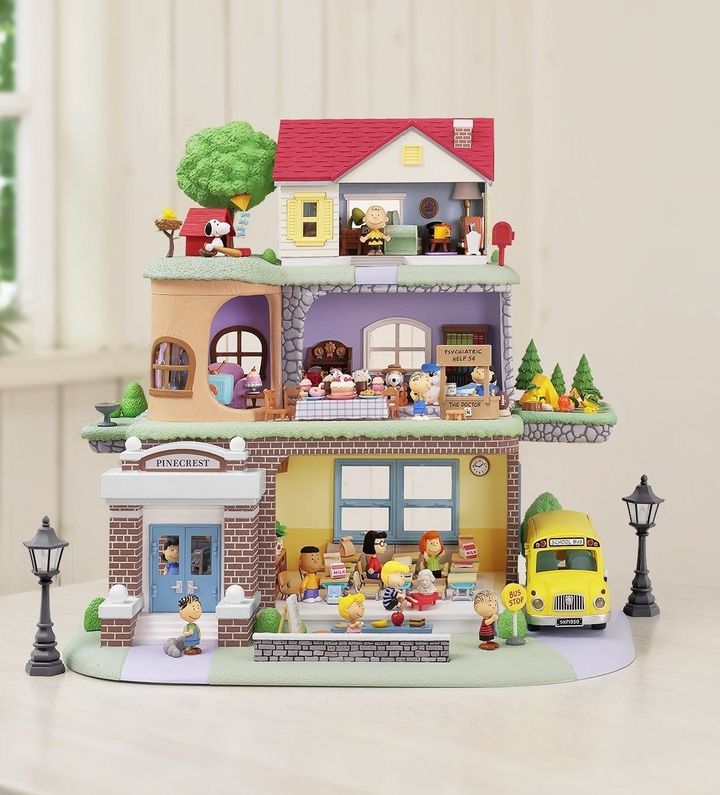 ピーナッツ ミニチュアタウン 3階建てジオラマ全体