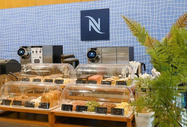 ネスプレッソ ポップアップスタンドの店内