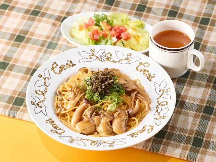 牡蠣ときのこのバター醤油パスタランチの盛り付け
