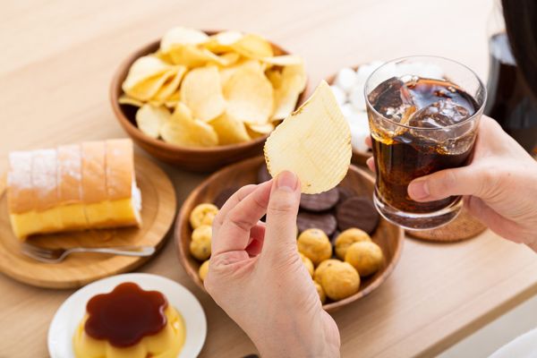 【体験談1】“つい食べ過ぎ”克服！4.2kg減った40代女性の成功法