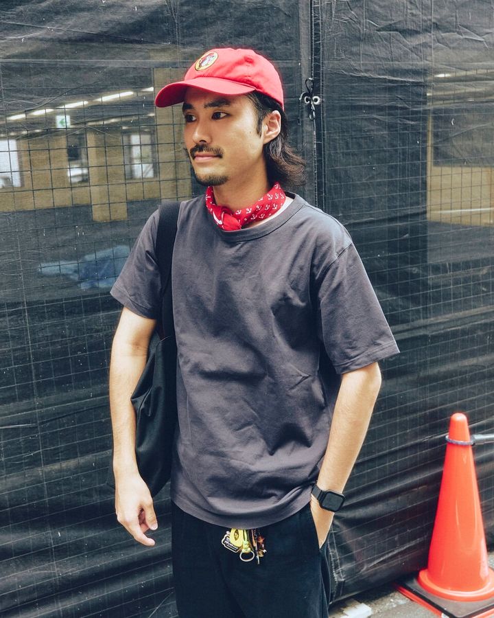 【20代スナップ＠渋谷】夏のマイルールは「ワンポイントで色を入れること」