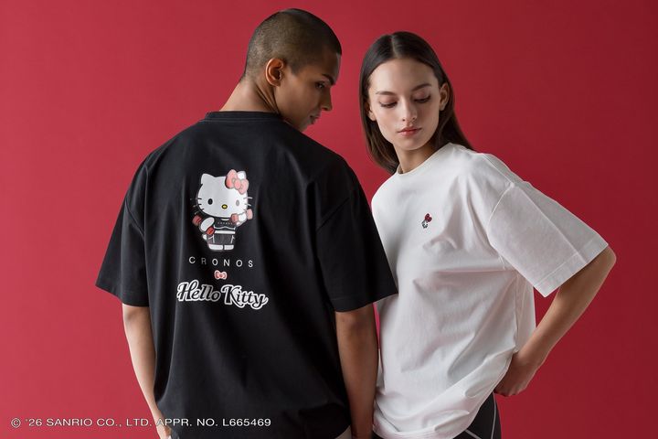 CRONOS × ハローキティ コラボTシャツ着用イメージ