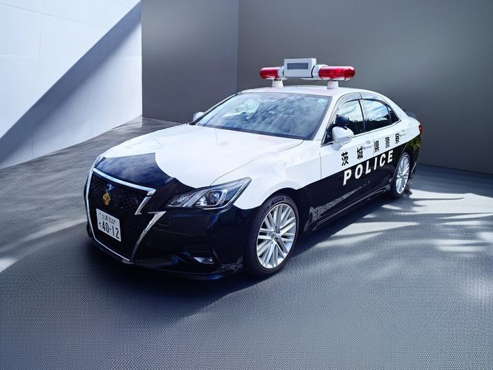 茨城県警察のパトカー（クラウン）