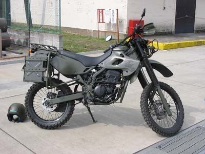 偵察用オートバイ（カワサキKLX250）