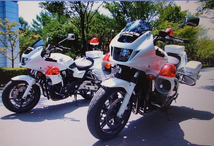 茨城県警察の白バイ2台