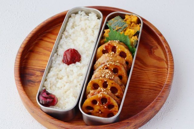 「れんこんつくね」「かぼちゃの練りごま和え」2品弁当