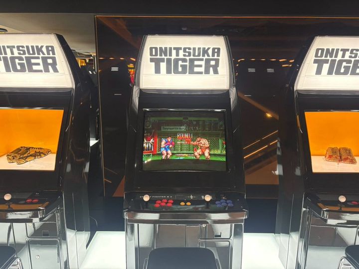 オニツカタイガー 新宿