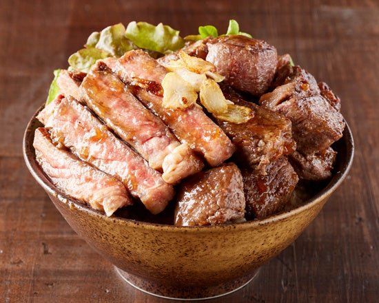 肉テロ！肉たらしくてぎゅう サーロイン＆カットステーキの相盛りステーキ丼