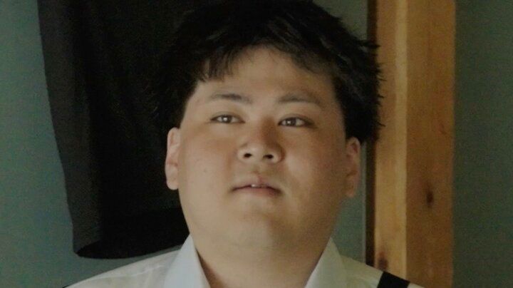 【写真・画像】共同生活リタイヤ寸前→一人部屋の“特別待遇”も ルール無視でくつろぐ22歳“幼卒”男性に苦言「清潔感ない」 1枚目