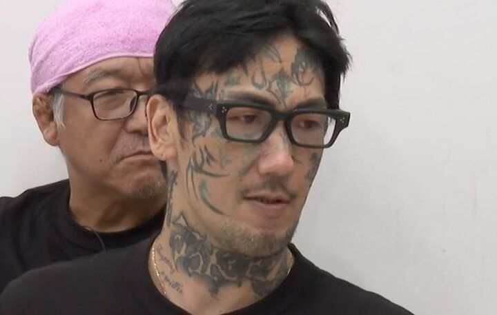 【写真・画像】瓜田純士、妻と一緒に人気芸人に蹴りかかり「やば！」「奥さんがやられたなら分かるけど！」衝撃の声 1枚目