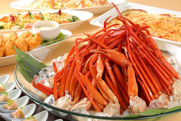 カニ食べ放題付きサンライズディナーブッフェのカニ料理