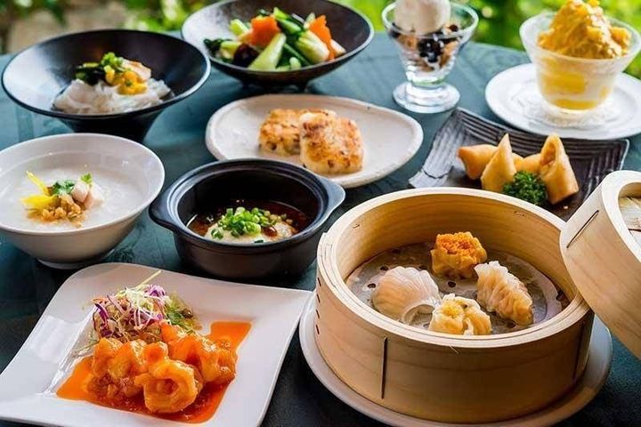 飲茶三昧スペシャルランチの点心・前菜・デザートの盛り合わせ