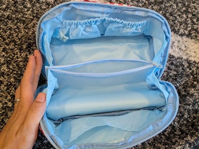 内側のポケット構造のアップ