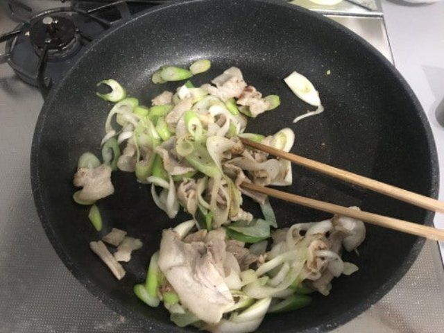 「長ねぎと豚バラの塩麻婆豆腐」レシピ