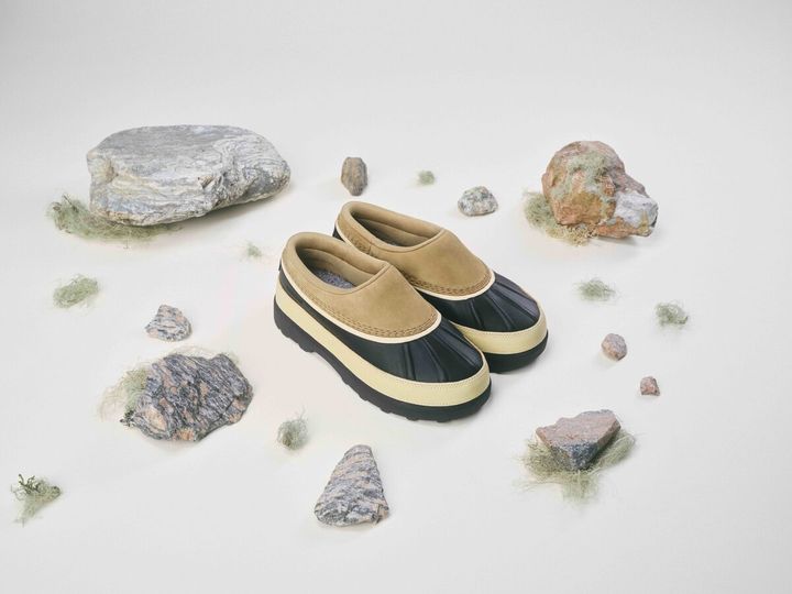 SOREL（ソレル）から、ブランドのアイコンブーツ「CARIBOU」のDNAを受け継ぐ新作防水クロッグ「AMBLER MULE WP」が登場。ブランドを象徴するデザインを継承しながら、軽量で快適な履き心地へアップデートしたユニセックスモデルとして、2026年9月4日（金）に発売される。