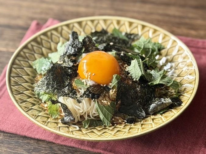 卵黄のせ韓国風そうめん