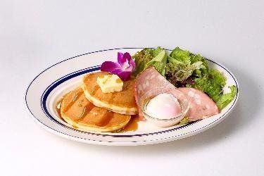 CAFE CASA＆Deliの洋朝食セット（パンケーキモーニング）