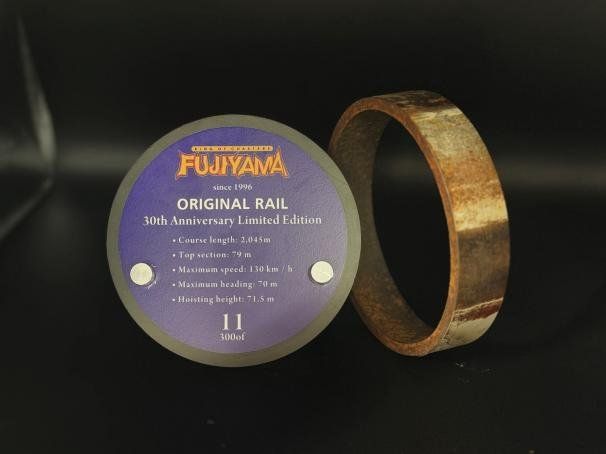 FUJIYAMA 30thメモリアルレールディスプレイ（一般販売用）の証明書と実物レール