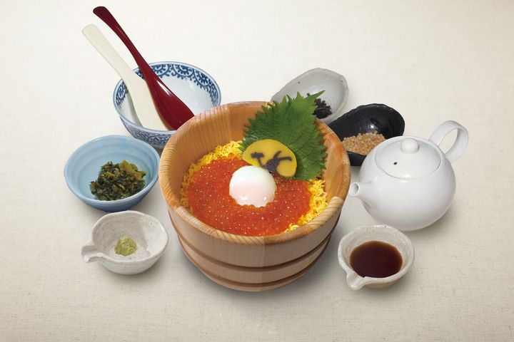 いくら月見のおひつごはん