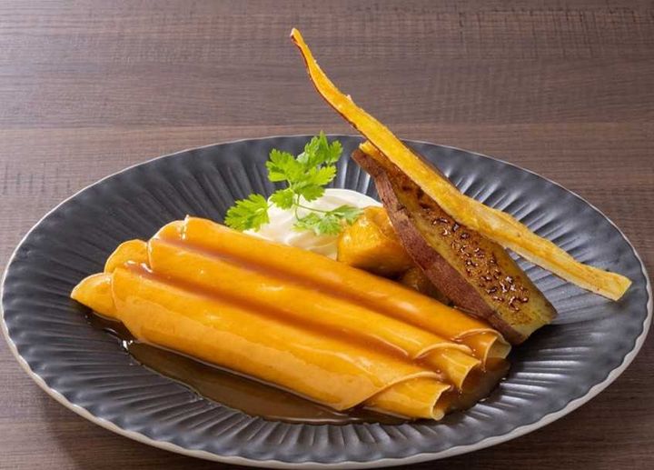 お芋づくしのロールパンケーキ～みたらし～