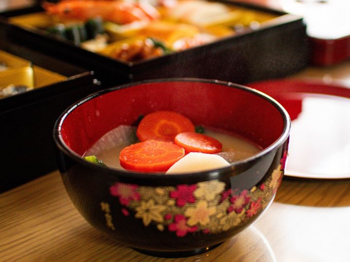 ■ 新年早々にホテルで食い倒れ！？絶品グルメもフルパッケージで