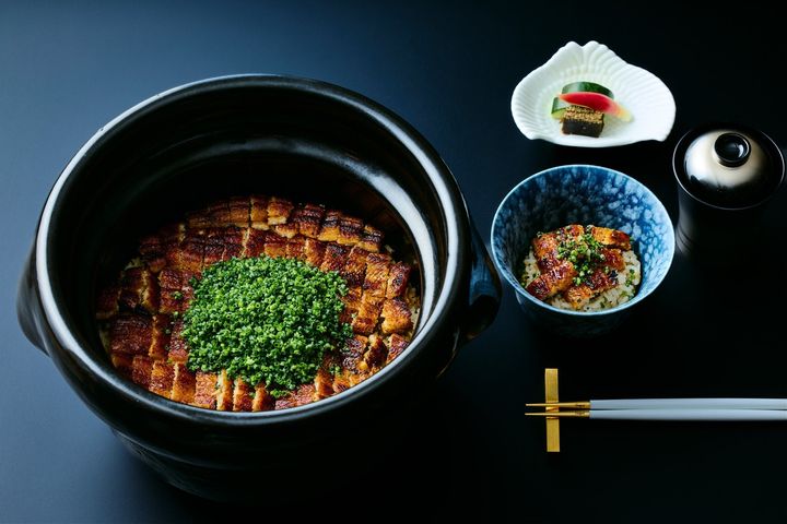 【婚礼料理 和洋中折衷コース「RURI（琉璃）」 概要】 / 旬の食材の土鍋ご飯、赤だし、香の物