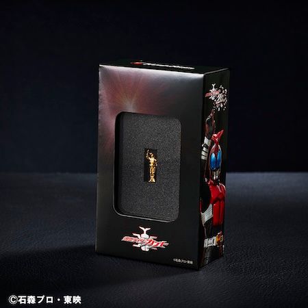 仮面ライダーアギト、仮面ライダーカブト、仮面ライダーエグゼイドが、純金で登場