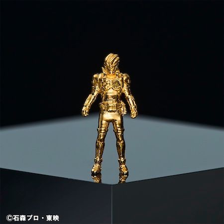 仮面ライダーアギト、仮面ライダーカブト、仮面ライダーエグゼイドが、純金で登場