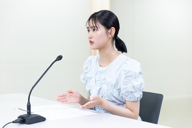 撮影中の重岡の印象を振り返る原菜乃華 撮影/木村篤史