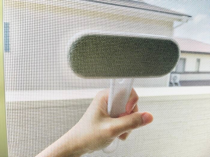 【セリア】コロコロの使用頻度が減るかも！？家中で使えた『2WAYブラシ』車にもあると便利♪ 