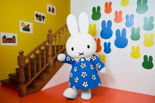 お花柄ドレスのミッフィー初登場
