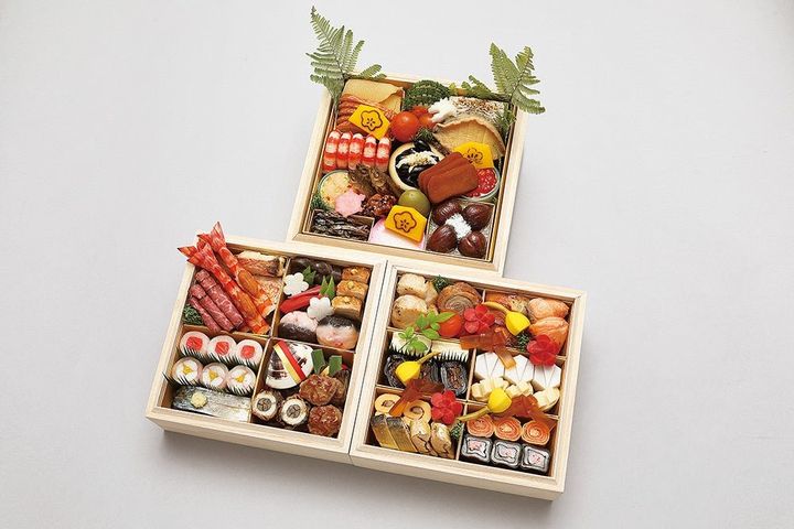 ●【京料理 たん熊北店】 / 4～6人用、三重折（和風） 124,740円 約57品 ※あべのハルカス近鉄本店・上本町店・奈良店・橿原店・生駒店・和歌山店のみの取扱いとなります。
